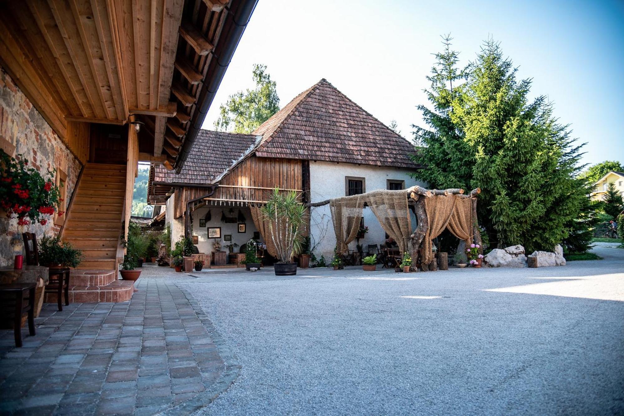 Resort Hisa Ida - Apartments With Hot Tub And Sauna Ivancna Gorica Exterior photo