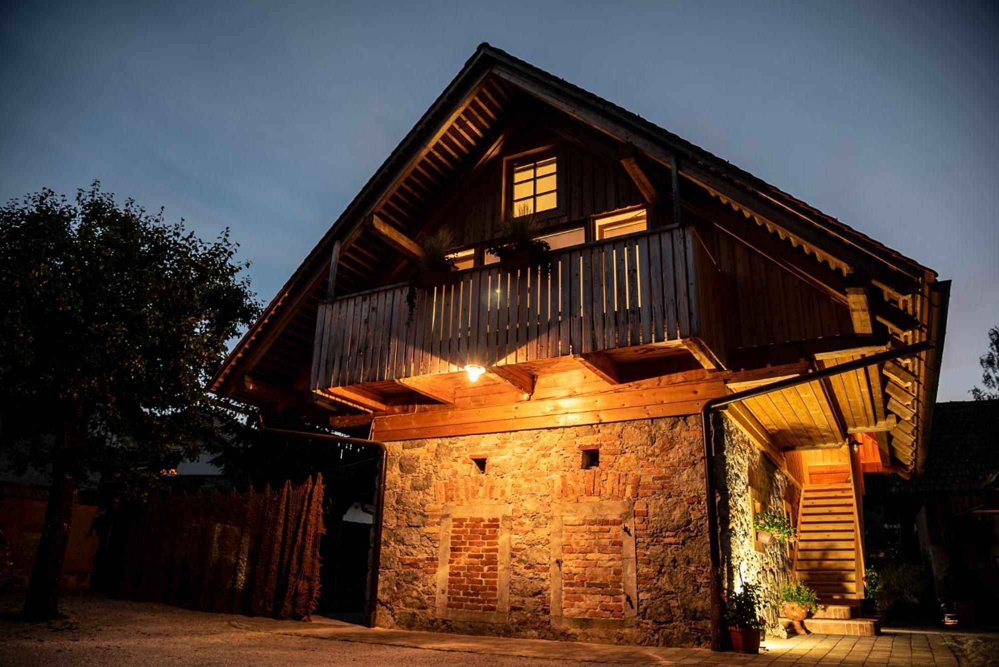Resort Hisa Ida - Apartments With Hot Tub And Sauna Ivancna Gorica Exterior photo