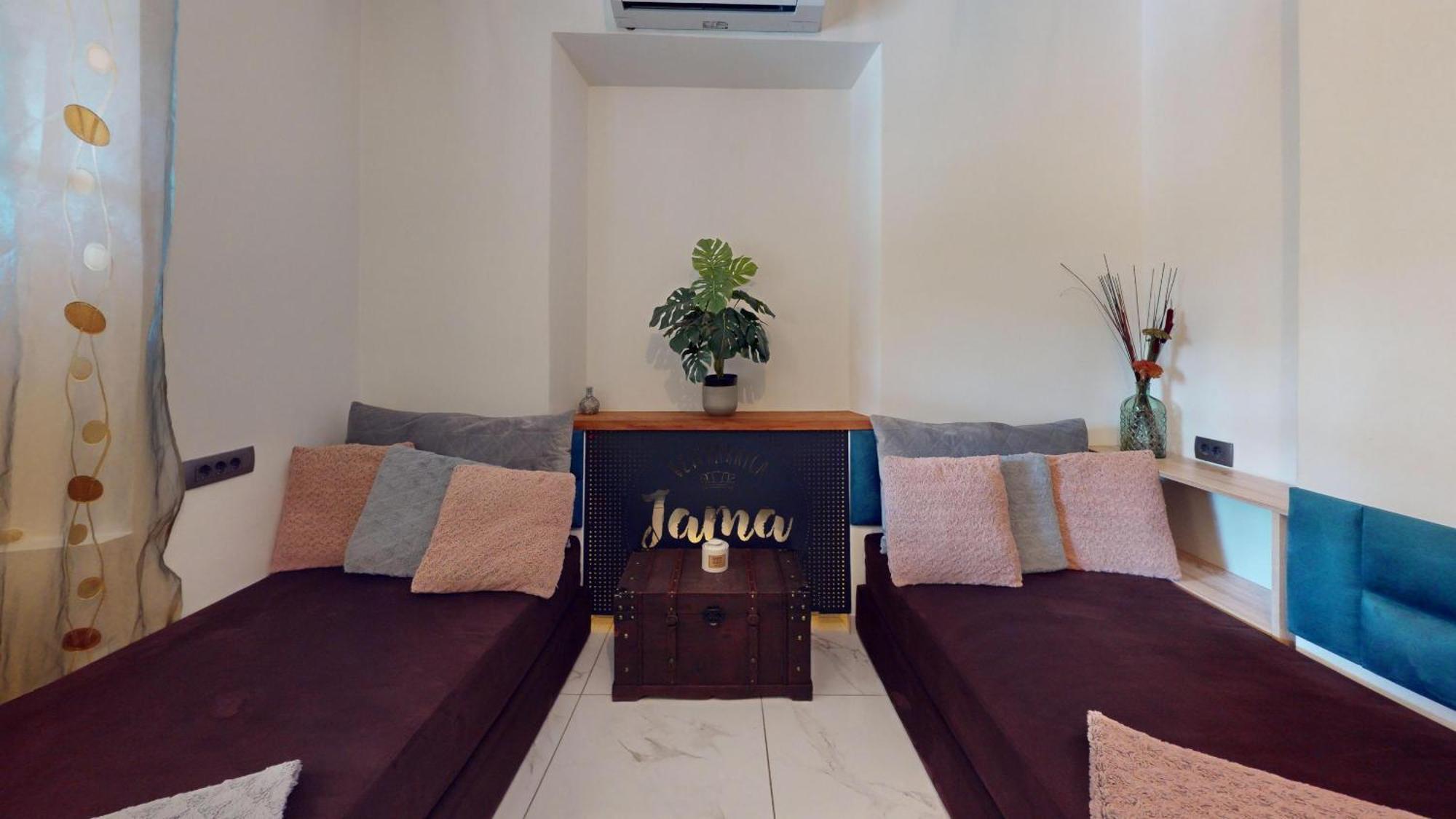 Resort Hisa Ida - Apartments With Hot Tub And Sauna Ivancna Gorica Room photo