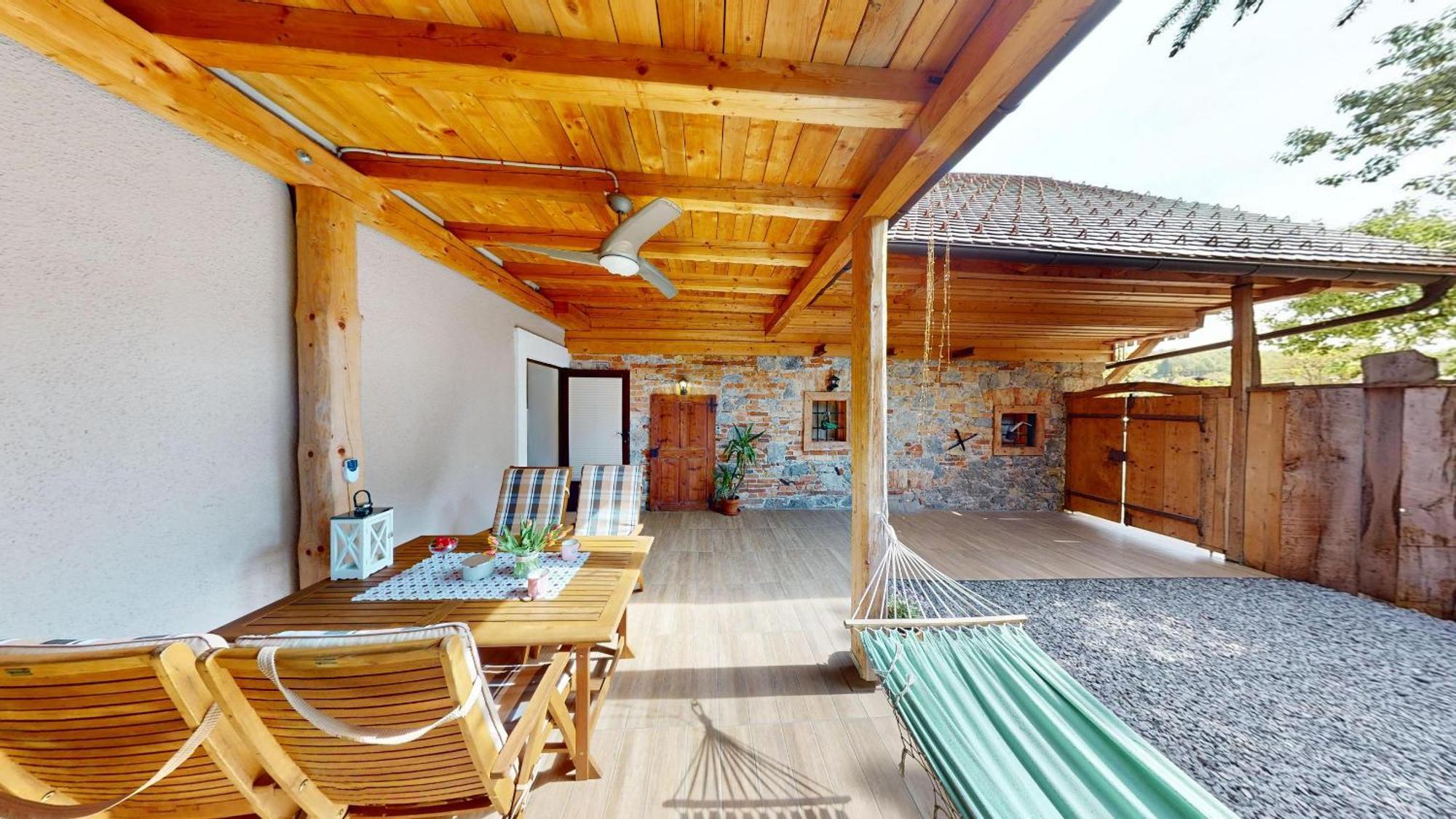 Resort Hisa Ida - Apartments With Hot Tub And Sauna Ivancna Gorica Exterior photo