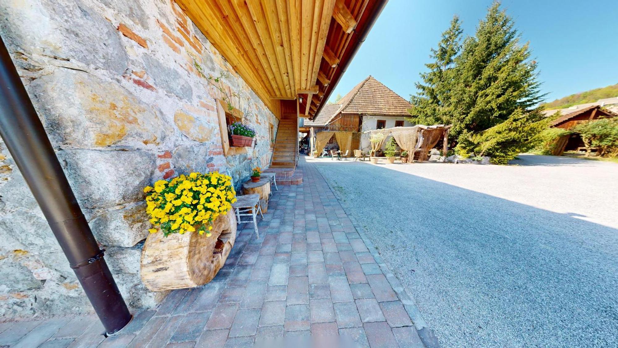 Resort Hisa Ida - Apartments With Hot Tub And Sauna Ivancna Gorica Room photo