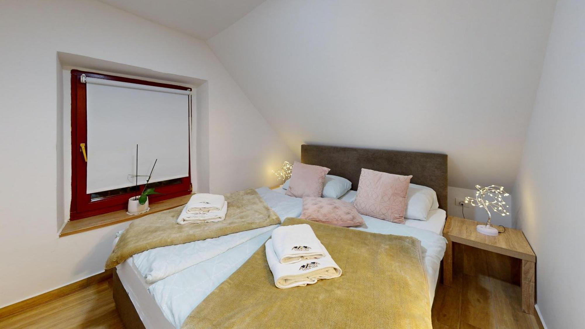 Resort Hisa Ida - Apartments With Hot Tub And Sauna Ivancna Gorica Room photo